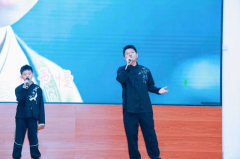 另一组一等做品《鹿柴》则由李宸希父亲以亲子